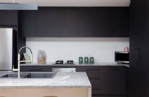 South Launceston Apartment | Crescent Townhouse - newly built + close to LGH