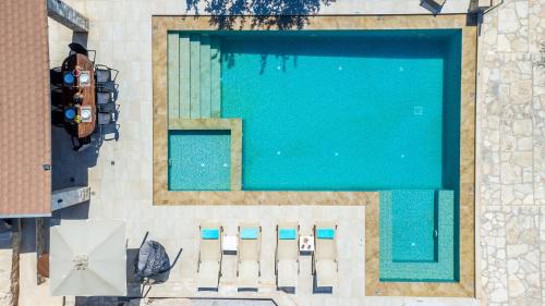 Gavalochori Villa | Cretan Lux Villa Heated Pool