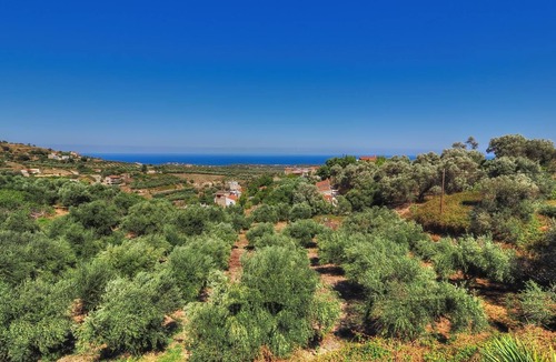 Agia Triada Villa | Crete's Tranquil Retreat Villa Larena
