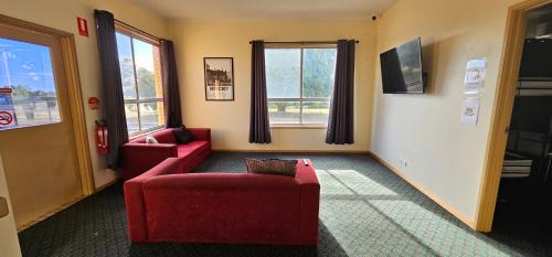 Red Cliffs Hostel | CrewHouse