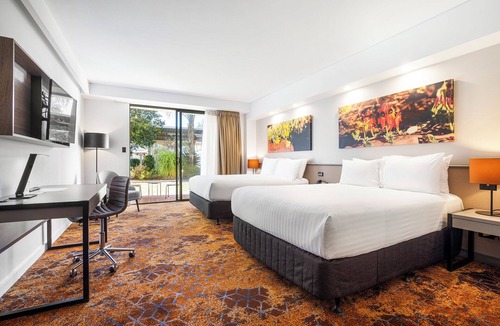 Desert Springs Hotel | Crowne Plaza Alice Springs Lasseters by IHG