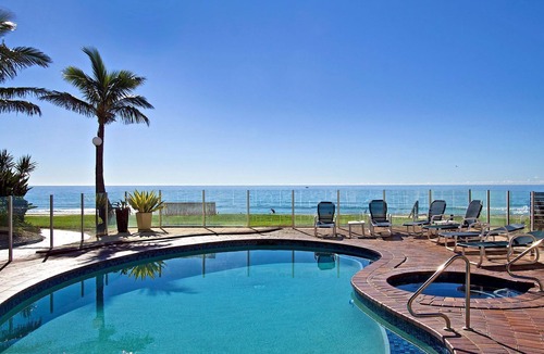 Tugun Apartment | Crystal Beach 42 - Absolute Beachfront & Pool