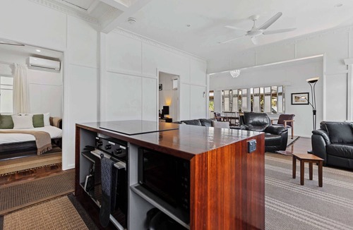 Edge Hill House | Crystal Cottage Cairns