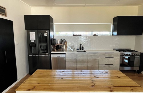 Windang House | Cudgeree Bay Lake House - Right on Lake Illawarra's edge