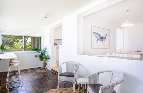 Culburra Beach House | Curleys Outlook - Pet Friendly Waterfront