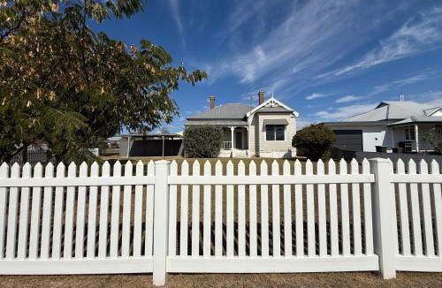 Young Apartment | Currawong Corner Cottage
