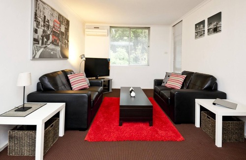 Daglish Apartment | Cute and affordable park side accommodation Queen bed, free parking, free wifi