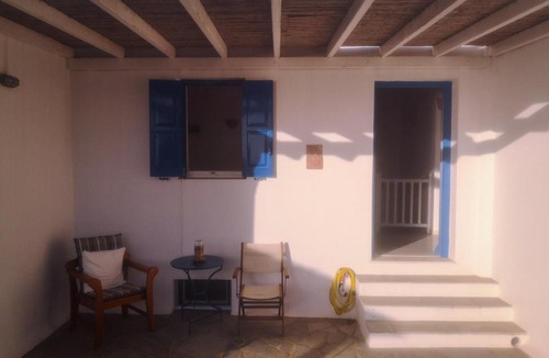 Agios Ioannis House | Cute Home with Lovely Sunset