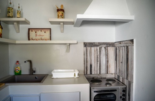 Tholos Villa | Cycladic apartment with jacuzzi