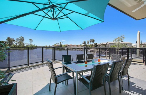 Mulwala House | Cypress Townhouse 11