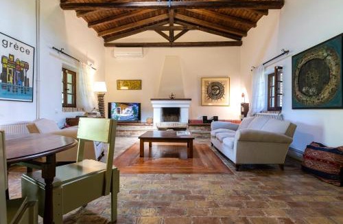 Limni House | Dafni's Stable