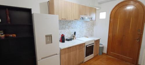 Agia Paraskevi Apartment | Dafni's Super Home