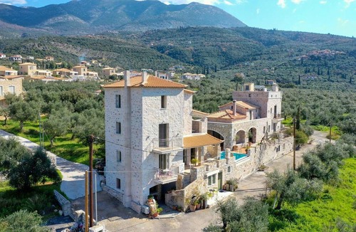 Riglia Apartment | Danae – Cozy Sea-View Retreat in the Peloponnese