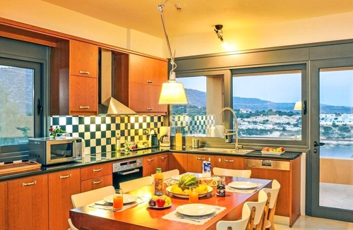 Marathi Villa | Daphne & Chloe Estate