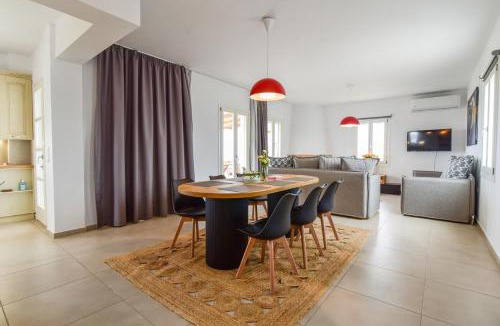 Vivlos House | Daphne's Place - Private Villa with Pool in Naxos