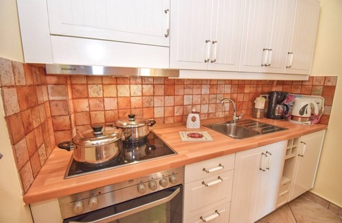 Parelia Apartment | Daphne Two Bedroom Apartment
