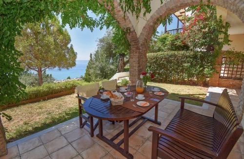 Parelia Apartment | Daphne Two Bedroom Apartment