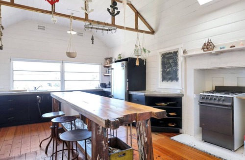 Ocean Grove House | Dare Street Family Getaway- Walk to beach, pets ok