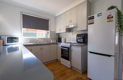 Dubbo House | Davidson - Family Getaway, Pets Allowed