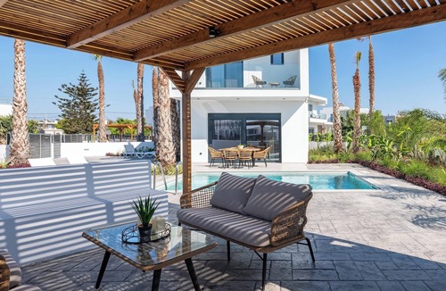 Petaloudes Villa | Davlakos Villas - Villa Eve