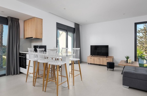 Petaloudes Apartment | Davlakos Wohnung Rea 1 by Interhome