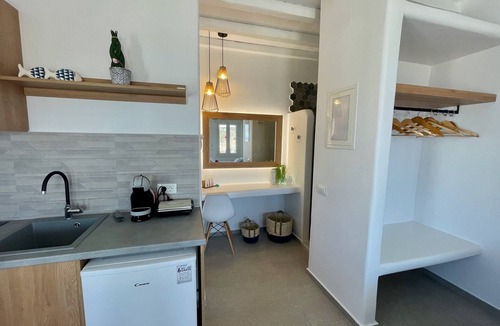 Tourlos Villa | Dazzling Mykonos Suite | Suite Imperial | 1 Bedroom | Private Outdoor Jacuzzi
