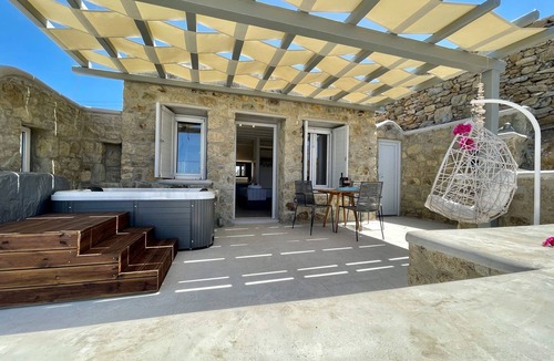 Tourlos Villa | Dazzling Mykonos Suite | Suite Imperial | 1 Bedroom | Private Outdoor Jacuzzi