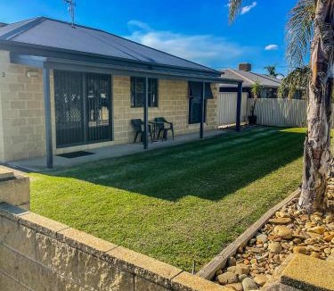 Mulwala House | DBJ Holiday Units