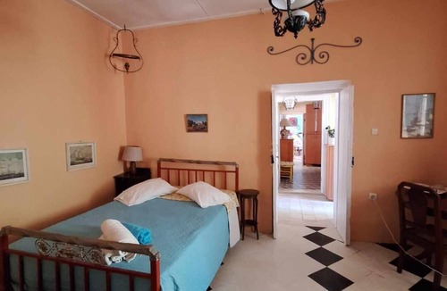 Zakynthos Town Cottage | Delightful 3-bedroom cottage with AC in Zakynthos