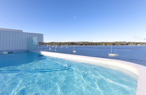 Batemans Bay Apartment | Deluxe 3-Bed Unit with Views