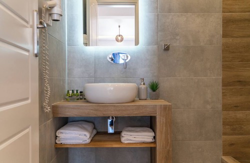 Agios Georgios Bed & Breakfast | Deluxe Apartment BB for 4 guests