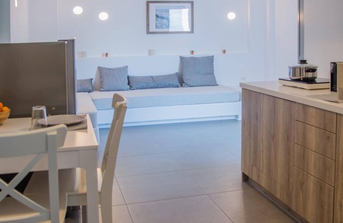 Vothon House | Deluxe Double Twin Balcony Thetis