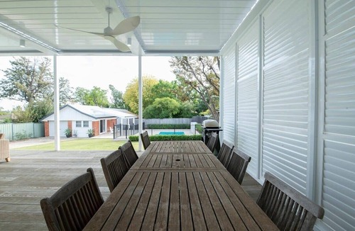 Dubbo House | Deluxe Entertainer - Pool, Close to CBD