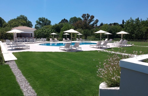 Dassia Apartment | Deluxe Pool-View Apartment - 50m from Dassia Beach