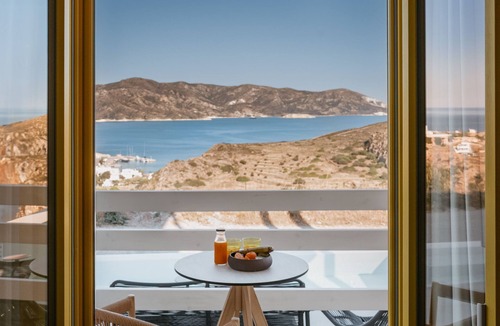 Psathi House | Deluxe Suite 2 with Shared Pool and Seaview