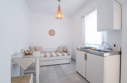 Mikri Vigla Apartment | Deluxe Triple Room, 1st Floor