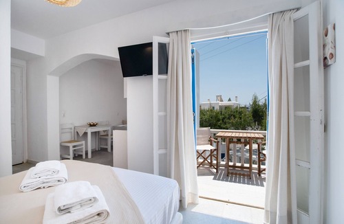 Mikri Vigla Apartment | Deluxe Triple Room, 1st Floor