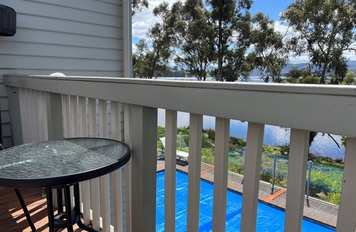 Port Huon Apartment | Deluxe waterfront retreat