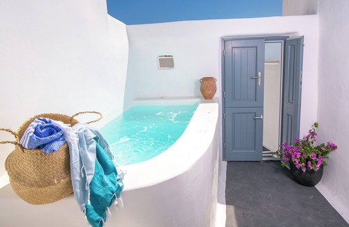 Pyrgos Villa | Demeter Cave House Luxury Adults-Only Cave House