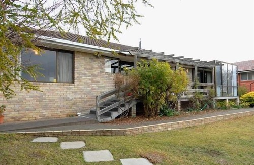 Austins Ferry House | Derwent Vista (10 Harbinger Lane)