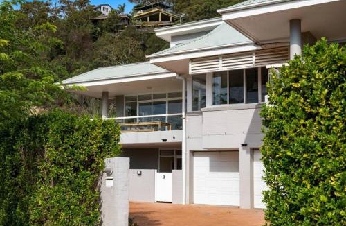 Palm Beach House | Designer Retreat Meets Vibrant Beachside Living