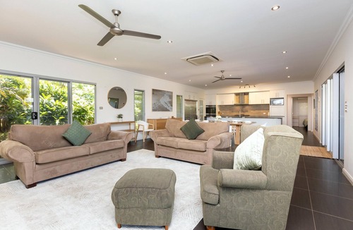 Cable Beach House | Di Lusso Cable Beach Executive Family Home in Cable Beach STRA67262IY7HT6C