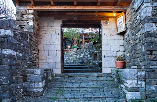 Mikro Papigko House | Dias Guesthouse