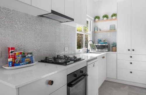 Dicky Beach Apartment | Dicky Beach Original - 2 Bed Downstairs Studio 200m to Beach