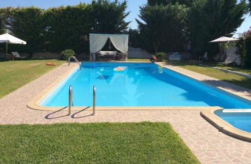 Larissos Villa | Dimeon Villa