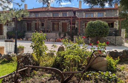 Distomo-Arachova-Antikyra Ski Chalet | Diminio 1 Whole House - Chalet