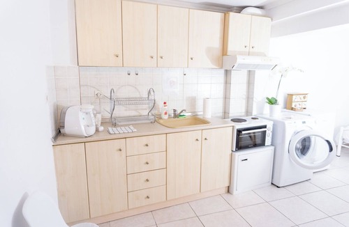 Ano Poli Apartment | Dimitra's cozy studio in old town with backyard!
