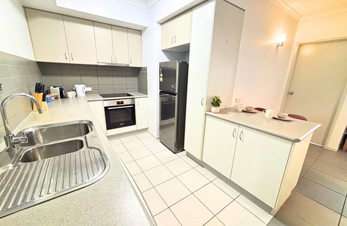 Earlville Apartment | Dive In – Cairns Poolside Stay
