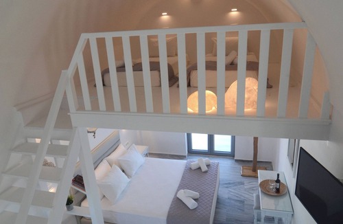 Monolithos Hotel | DL Santorini
