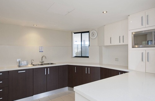 Nelson Bay Apartment | Dolphin Cove Apartments, 13/2-6 Nelson Bay - 300m stroll to the marina!